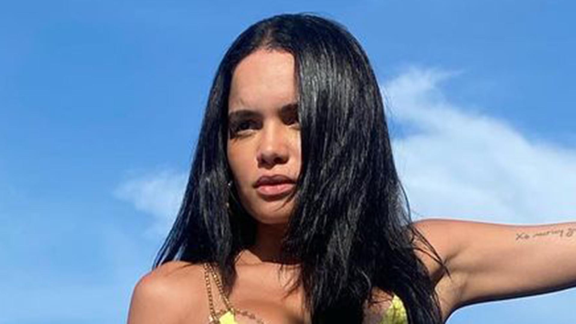 De biquíni, Carol Macedo arrasa ao mostrar seu corpão na web