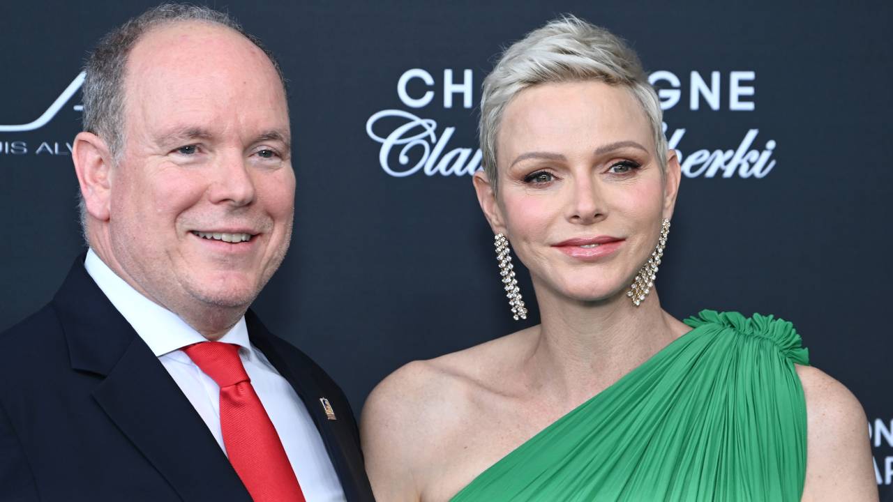 Princesa Charlene de Mônaco faz primeira viagem após passar meses internada