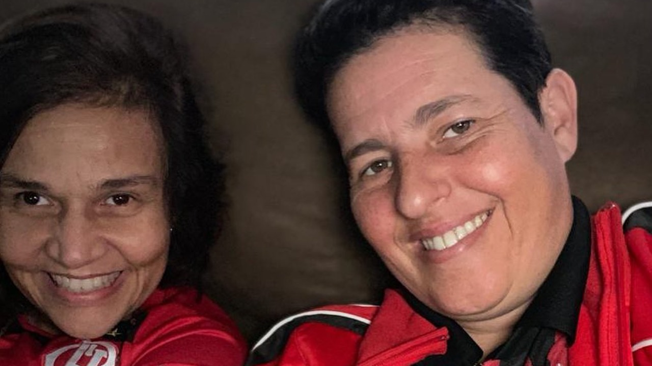 Adriane Bonato se pronuncia após pedido de casamento de Claudia Rodrigues: ”Fui pega de surpresa”