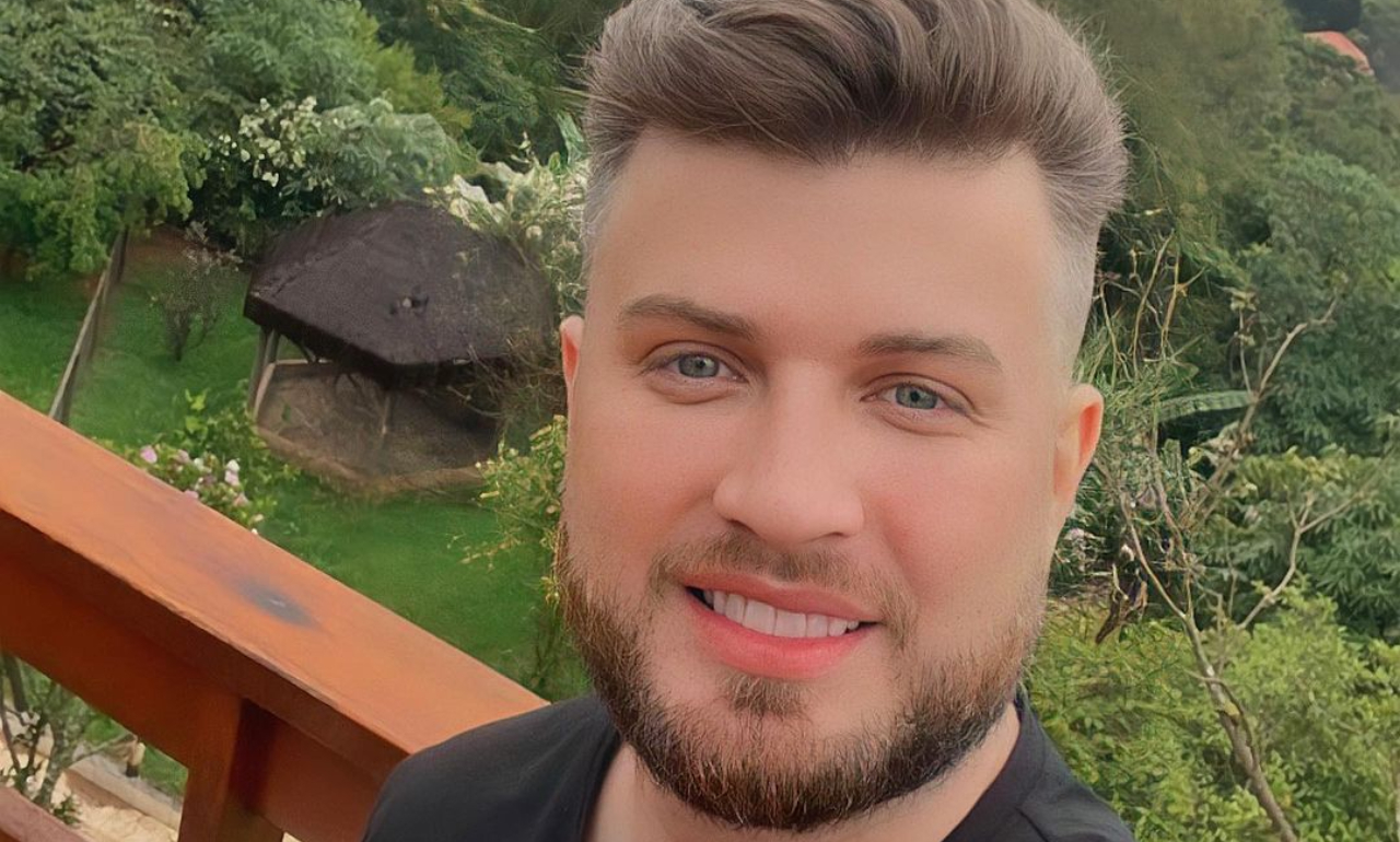Equipe do sertanejo Conrado diz que ele sente fortes dores