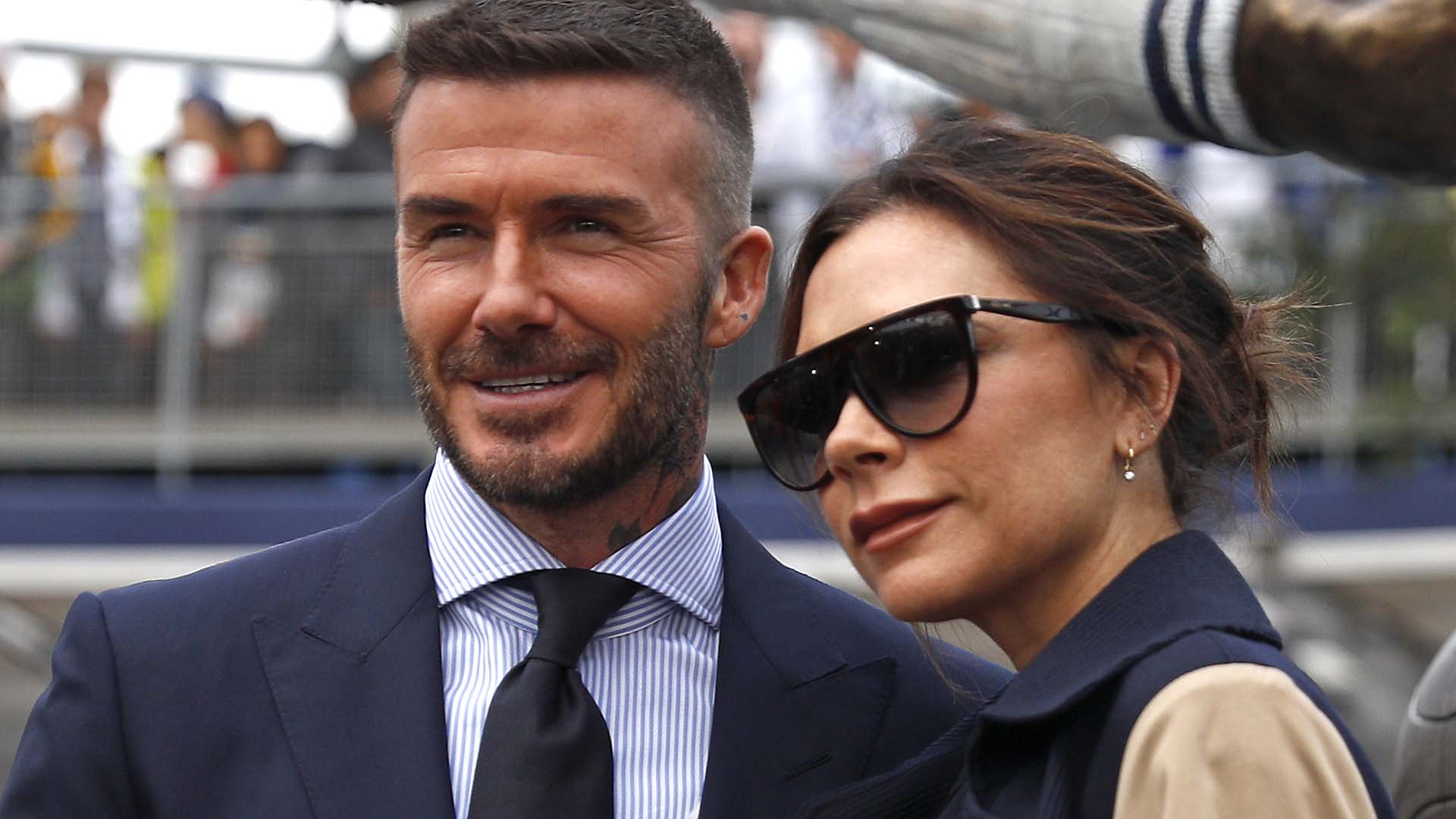 Ela cresceu! Filha de David Beckham aparece com look de gala em foto com o pai
