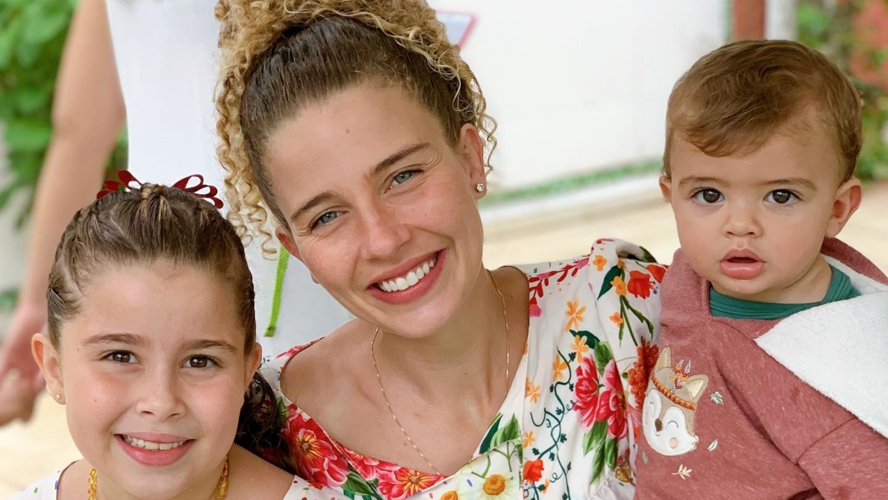 Debby Lagranha celebra o nono mês do filho caçula: “Você contagia com toda sua doçura”