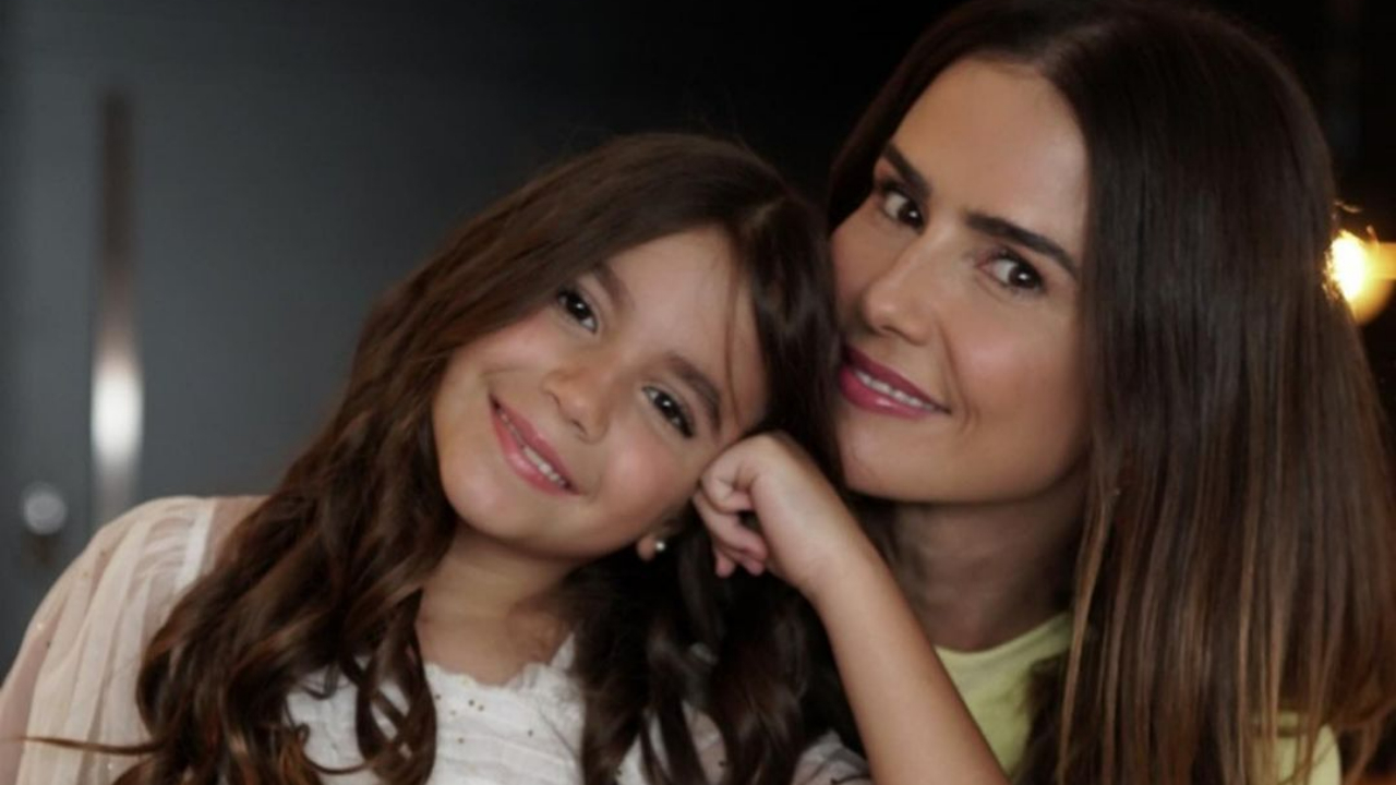 Filha de Deborah Secco surge toda estilosa de caipira e encanta: ”Que boneca”