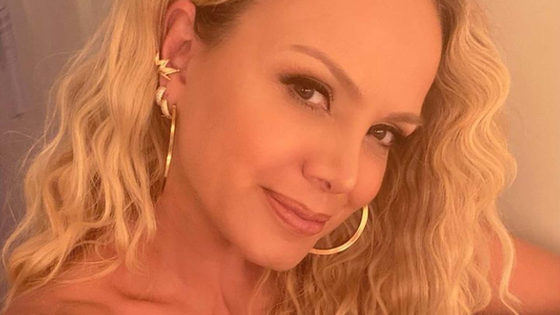 Eliana deixa a barriguinha de fora em look de ginástica