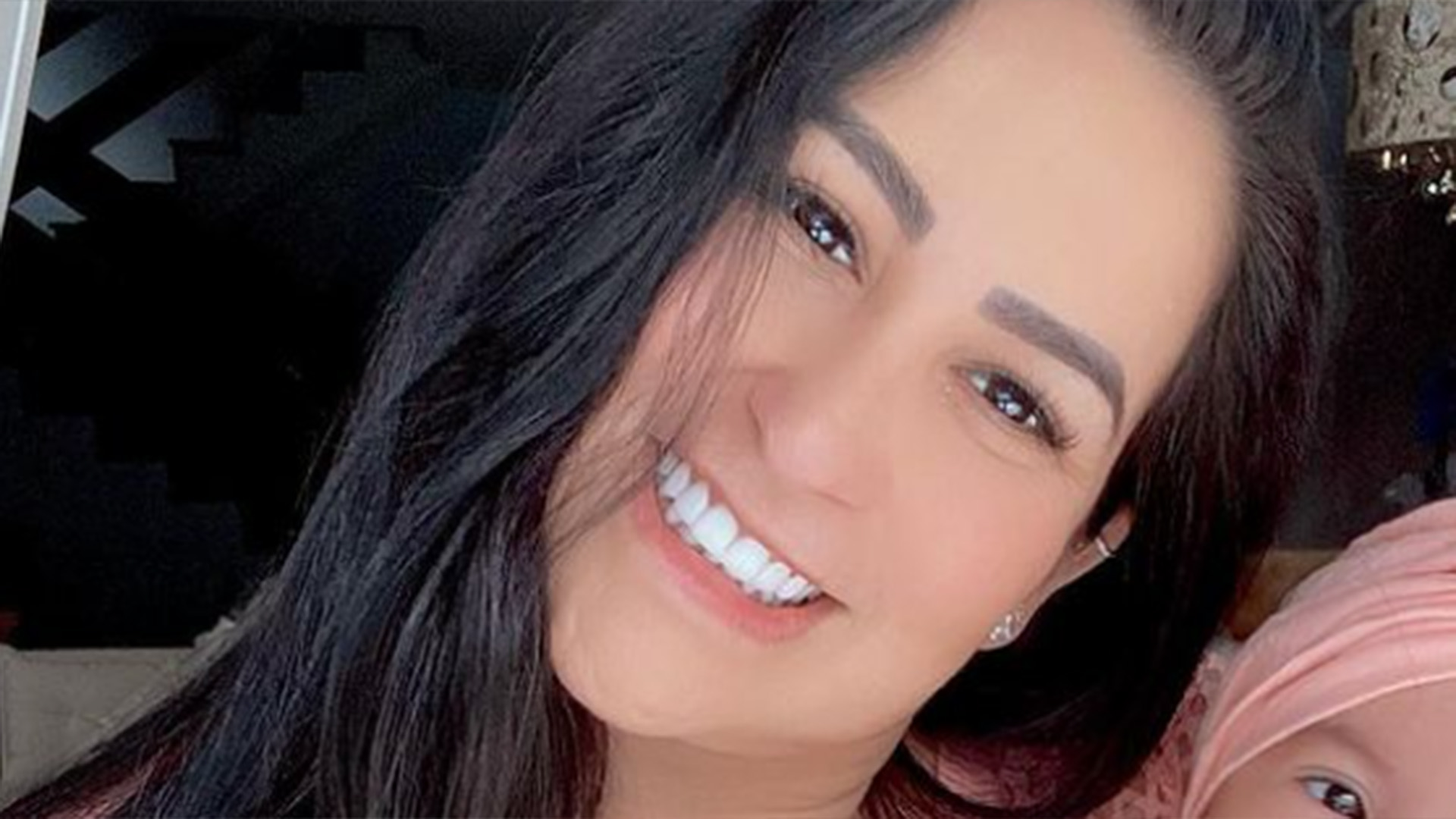 Filha de Fabiola Gadelha dá ‘piscadinha’ em nova foto