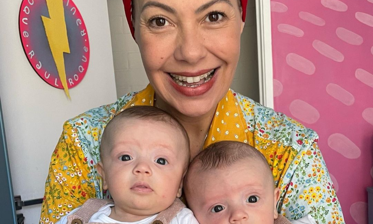 Fabiula Nascimento publica clique fofíssimo dos filhos e agradece: ”Benção”