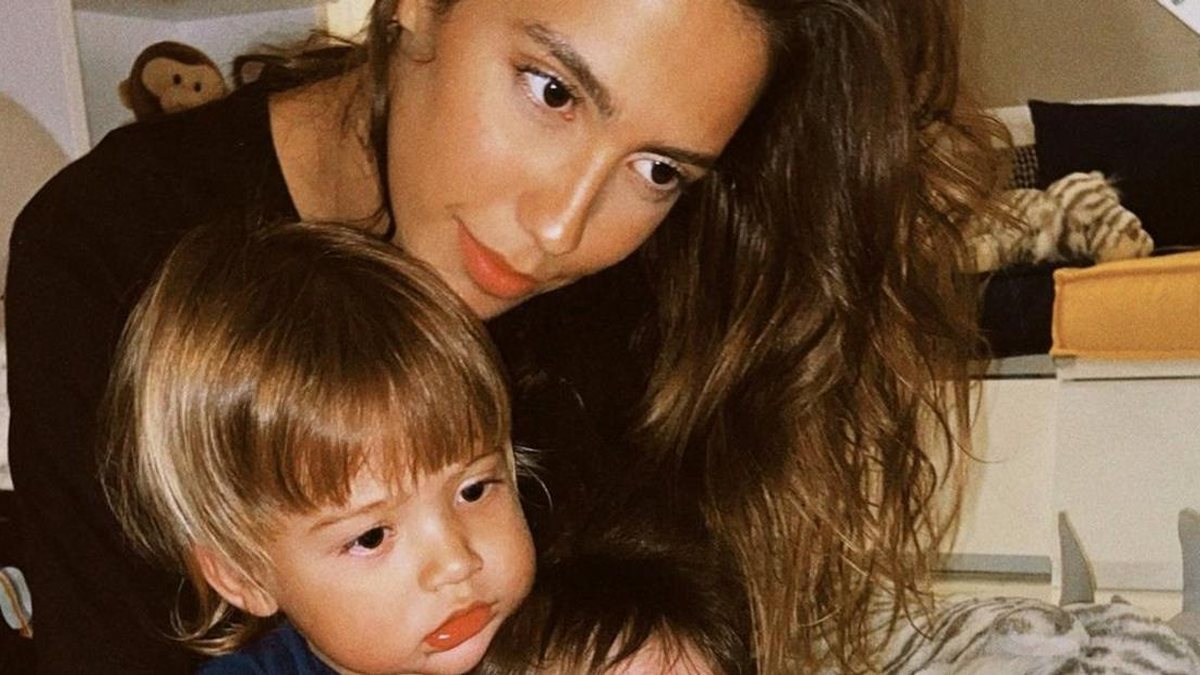 Gabi Brandt se derrete ao exibir clique estiloso do filho mais velho, Davi: ”Bonito e cheiroso”