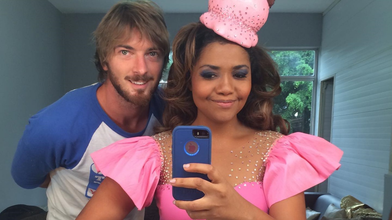 Gaby Amarantos celebra 8 anos ao lado do marido: “Ainda vamos viver muitas aventuras”