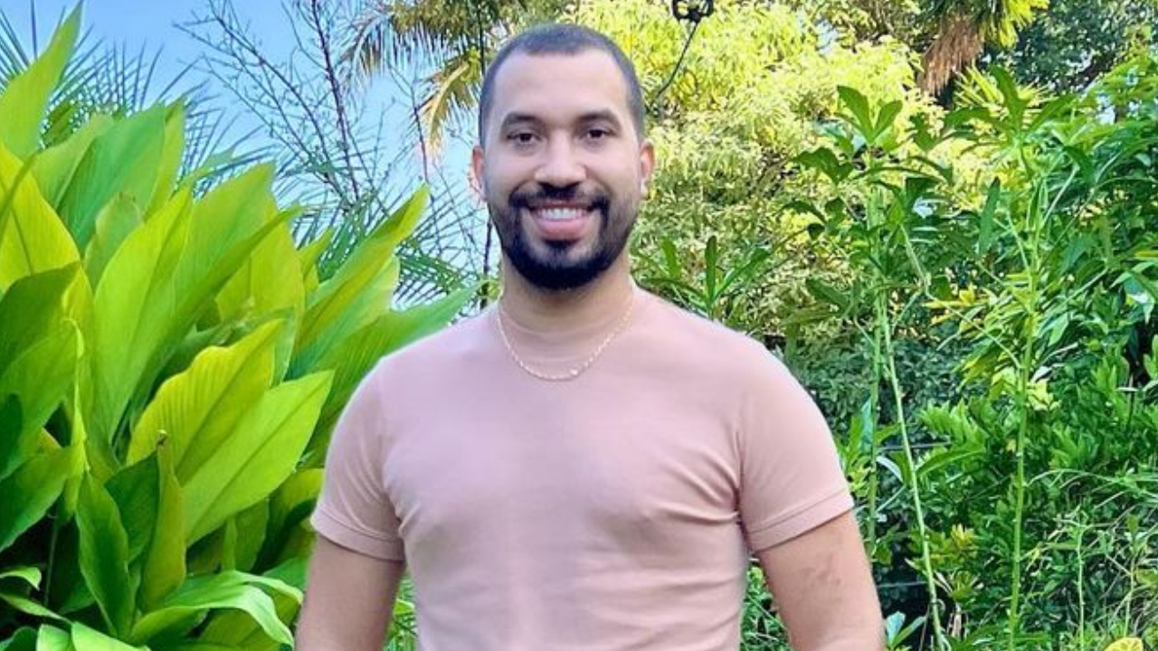 No Dia dos Namorados, Gil do Vigor ganha beijinho e fãs celebram: ”Felicidades”