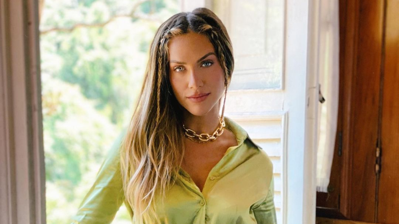 Giovanna Ewbank exibe abdômen sarado em cliques em São Paulo