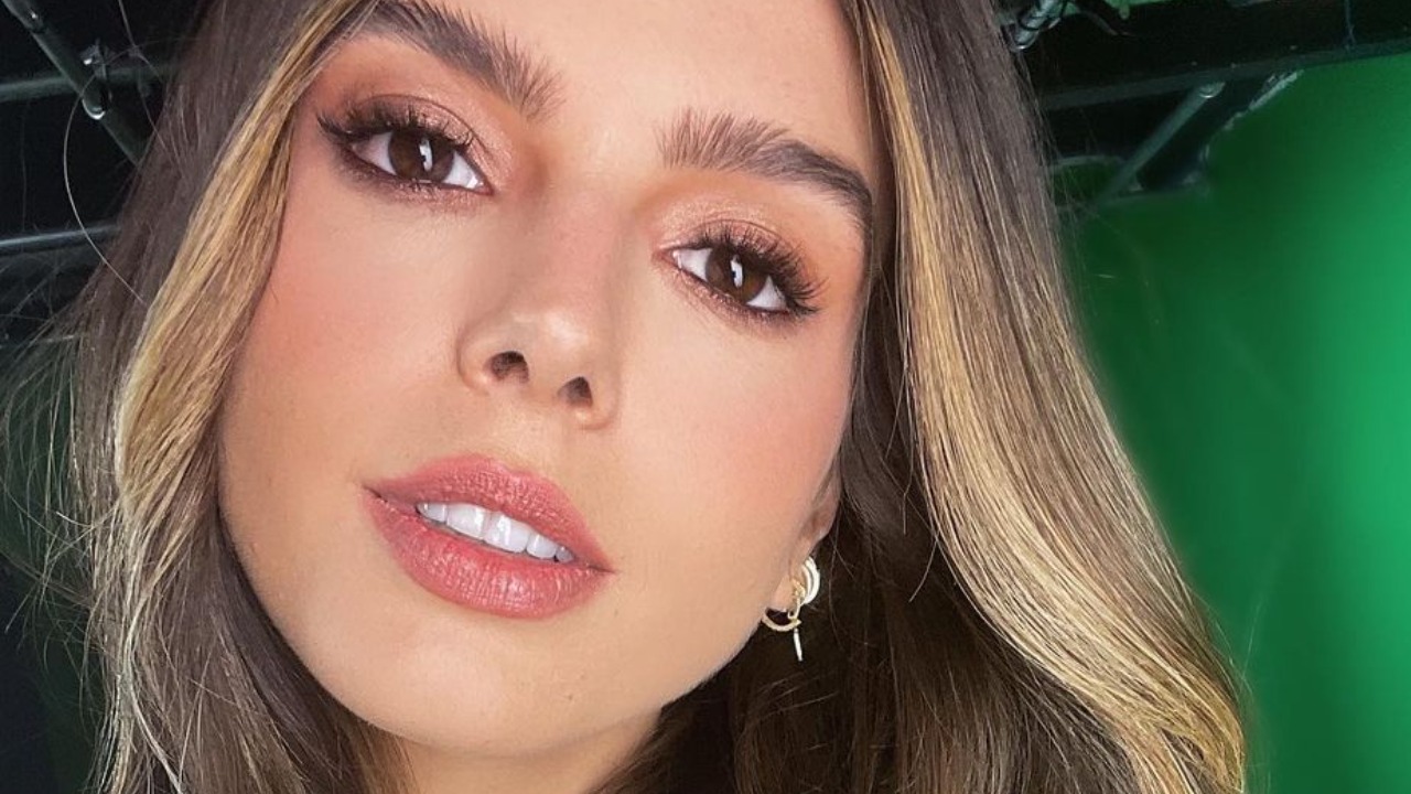 Estilosa, Giovanna Lancellotti encanta ao surgir com look monocromático: ”Dia de branco”
