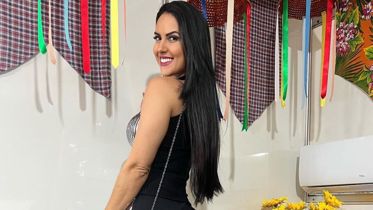 Graciele Lacerda rouba a cena no camarim de Zezé ao dançar de vestido colado