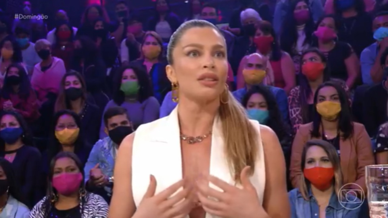 Grazi Massafera fala sobre cobrança para ter um namorado e dispara: ”Apaixonada por mim”