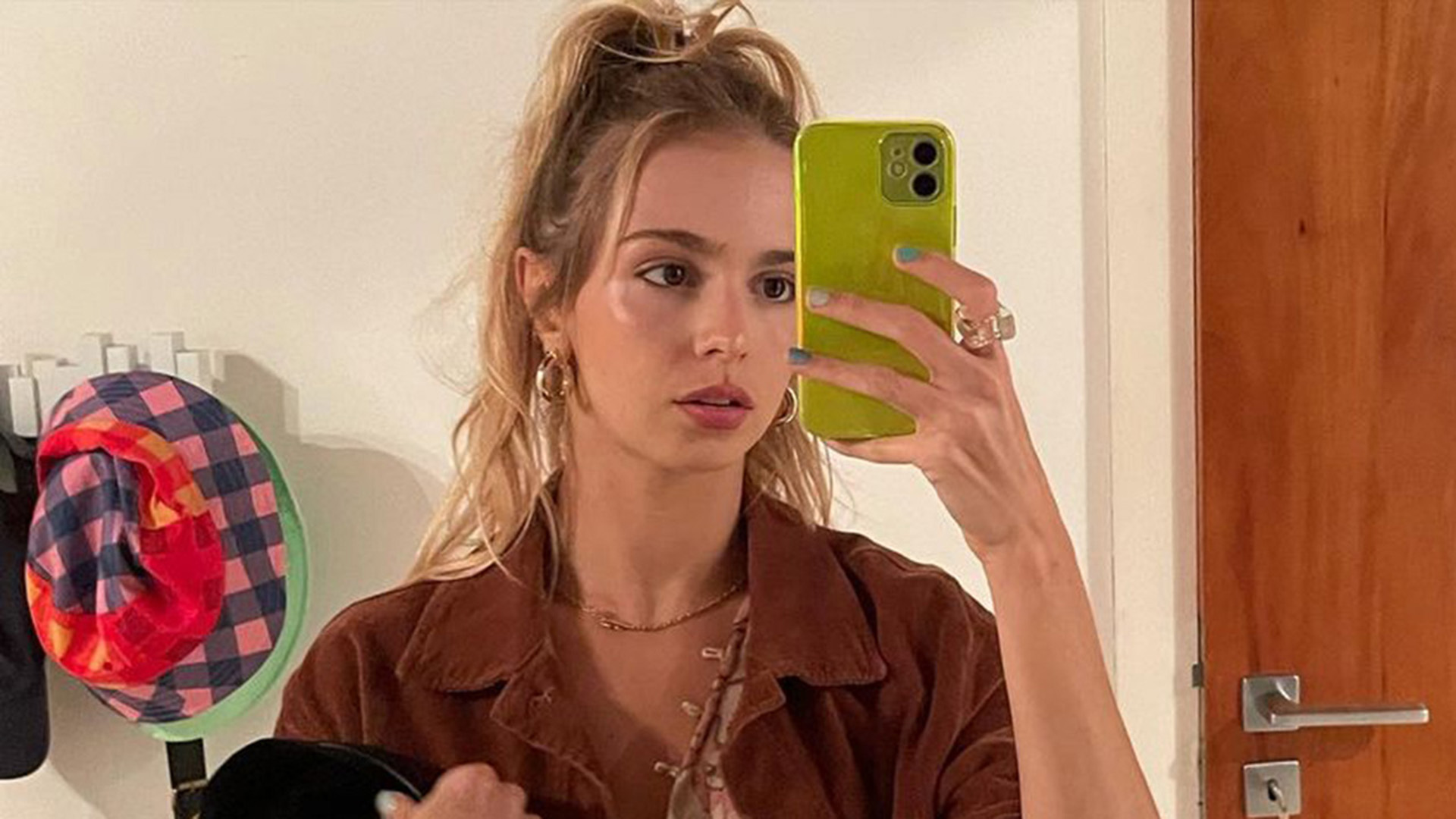 Grávida de gêmeos, Isabella Scherer revela que foi internada