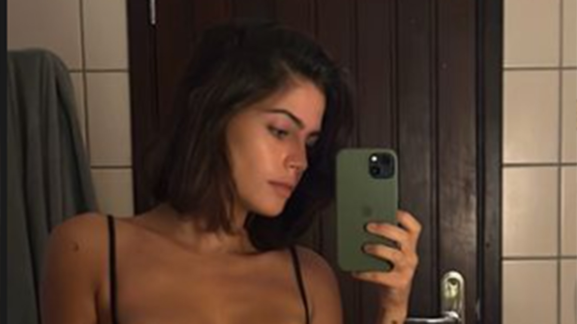 Julia Dalavia, a Guta de Pantanal, exibe beleza natural em fotos: “Uma deusa”