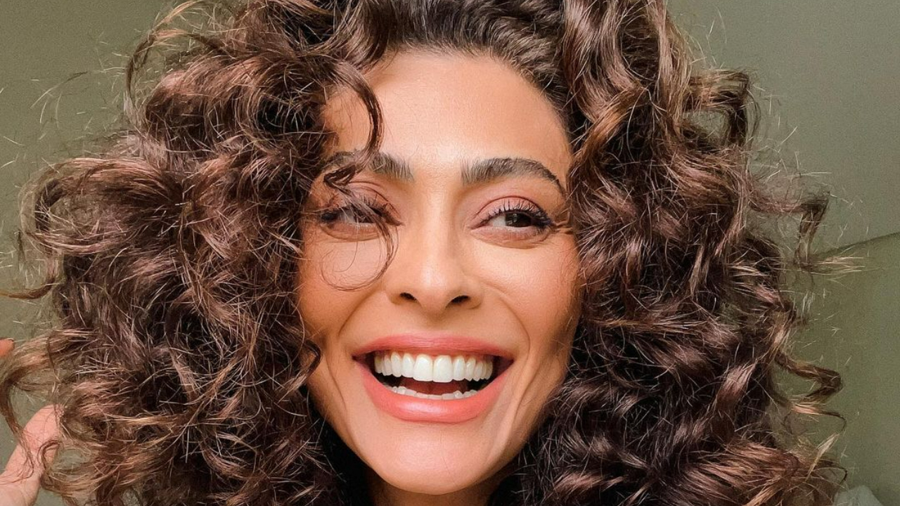 Juliana Paes ostenta pernas torneadas em look pink chocante e impressiona