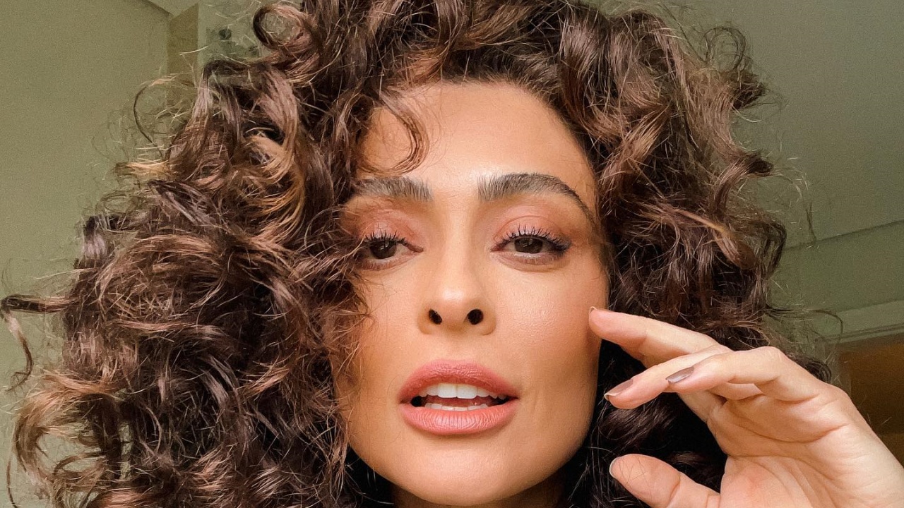 Juliana Paes aposta em look com estampa animal print e recortado: “Deusa”