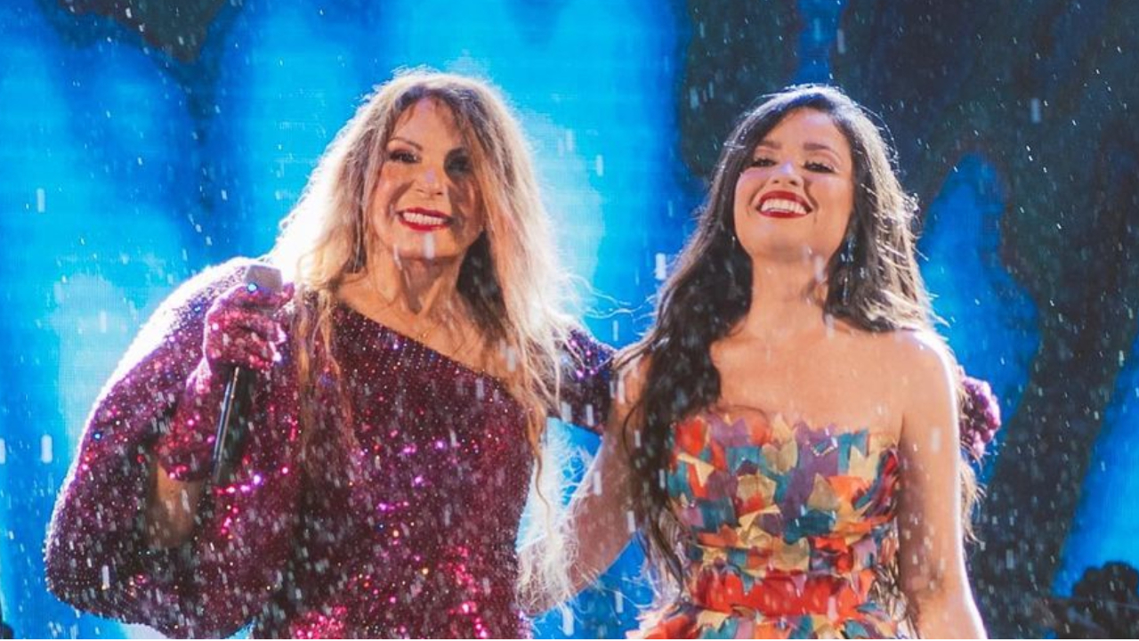 Juliette canta com Elba Ramalho em Campina Grande e declara: ”Outro dia eu estava em frente ao palco”