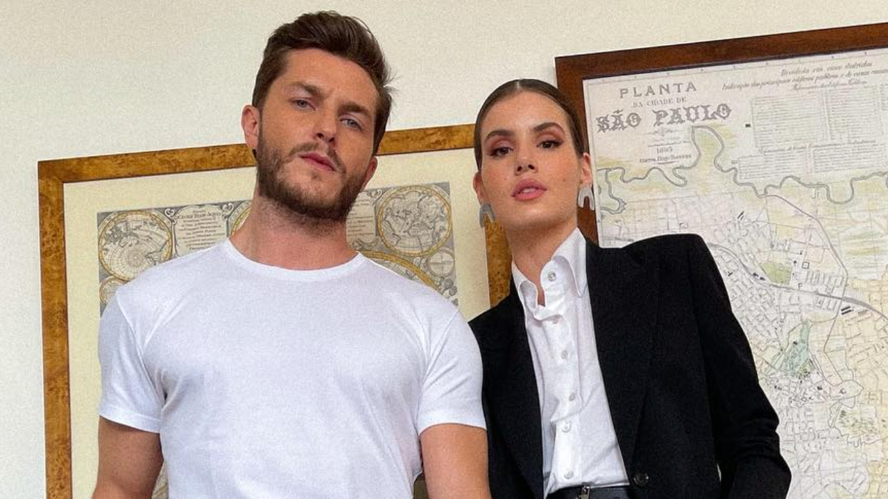 Klebber Toledo relembra o começo do namoro com Camila Queiroz