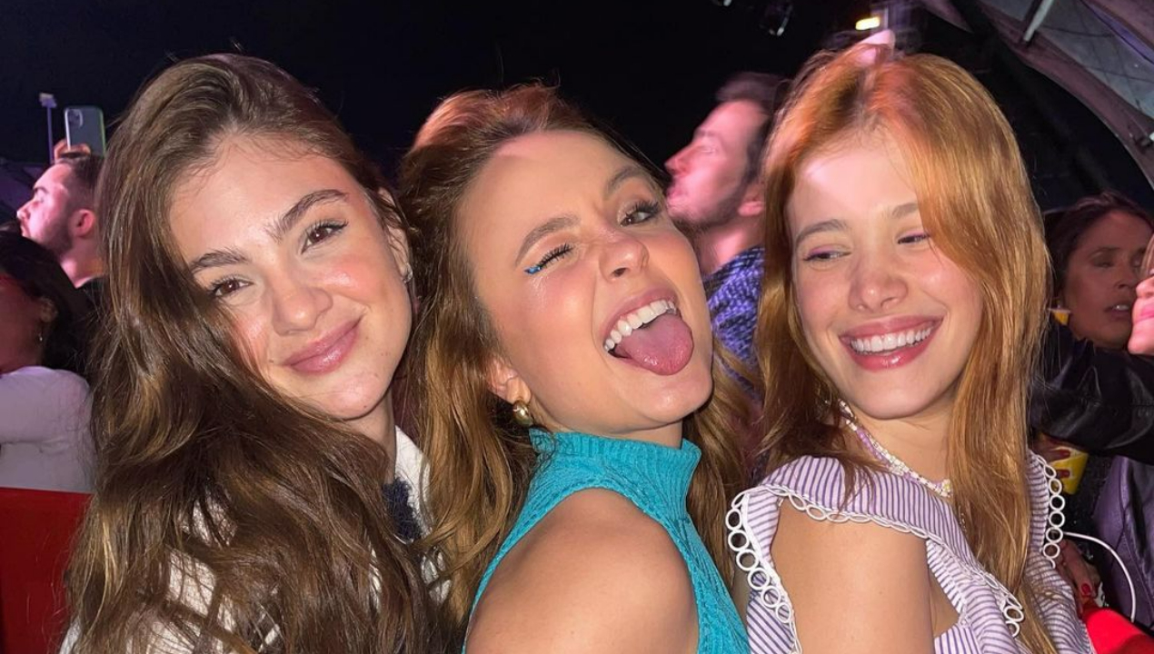 Larissa Manoela curte noitada ao lado de Débora Ozório e Caroline Dallarosa: ”Trio calafrio!”