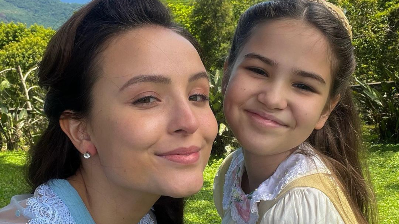 Larissa Manoela presta homenagem para atriz mirim de Além da Ilusão: ”Ídola, fã, amiga e irmã”