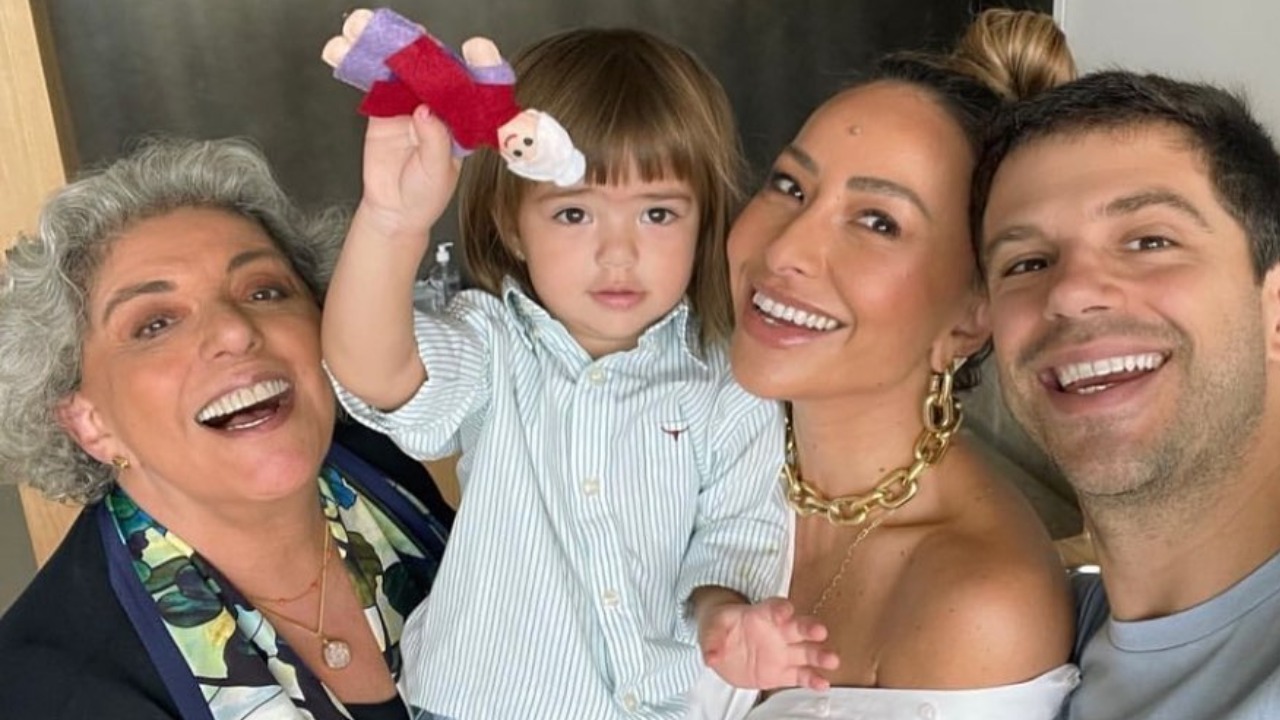 Leda Nagle testa positivo para covid-19 e desabafa ao postar fotos em família: ”A pior coisa é a saudade”