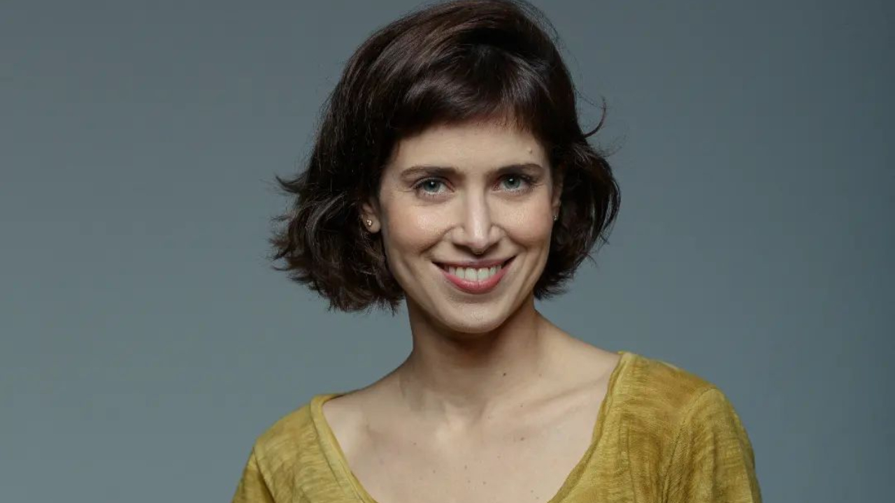 Após passar 7 horas se caracterizando para personagem, Mel Lisboa brinca: ”Isso a Globo não mostra”
