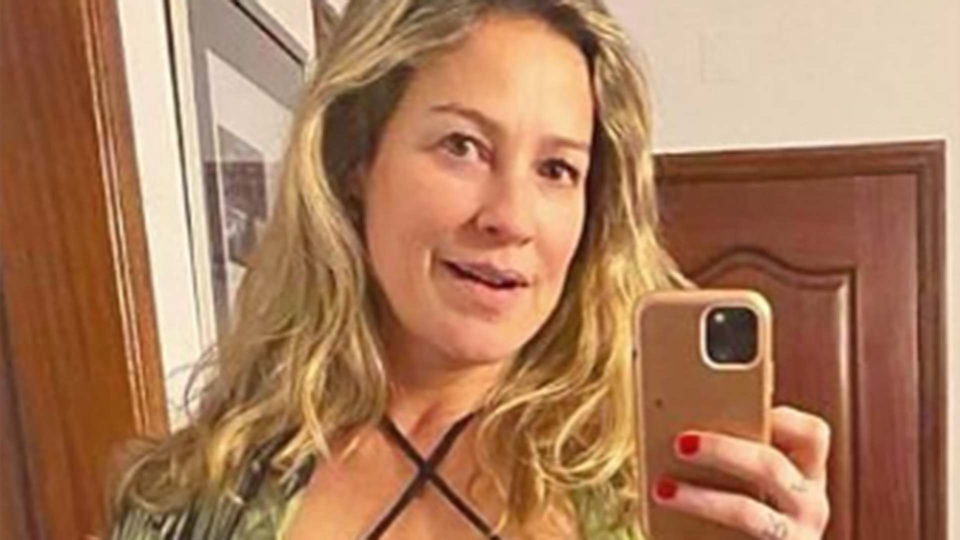 De biquíni, Luana Piovani arrasa em fotos feitas pelo namorado em Ibiza