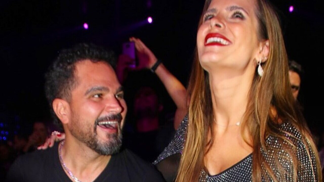 Luciano Camargo faz homenagem de aniversário para esposa