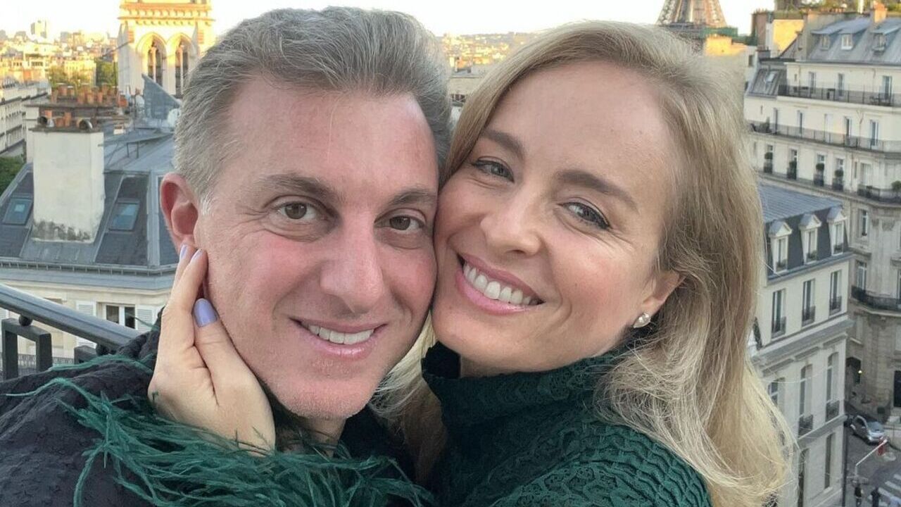Luciano Huck mostra fotos inéditas de momentos românticos com Angélica