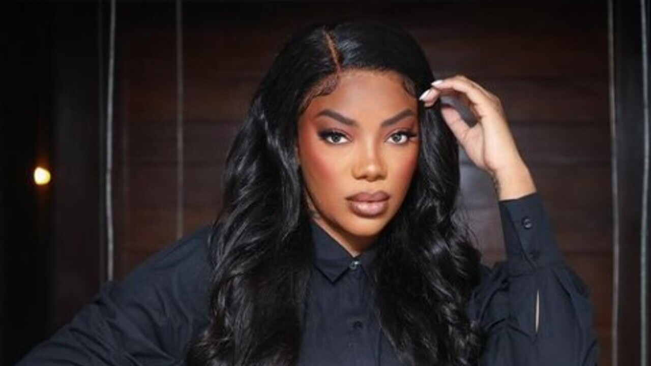 Ludmilla aparece toda produzida em selfie e fãs elogiam: “Maravilhosa demais”