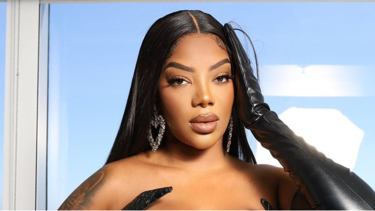Ludmilla aposta em look preto decotado para o BET Awards 2022
