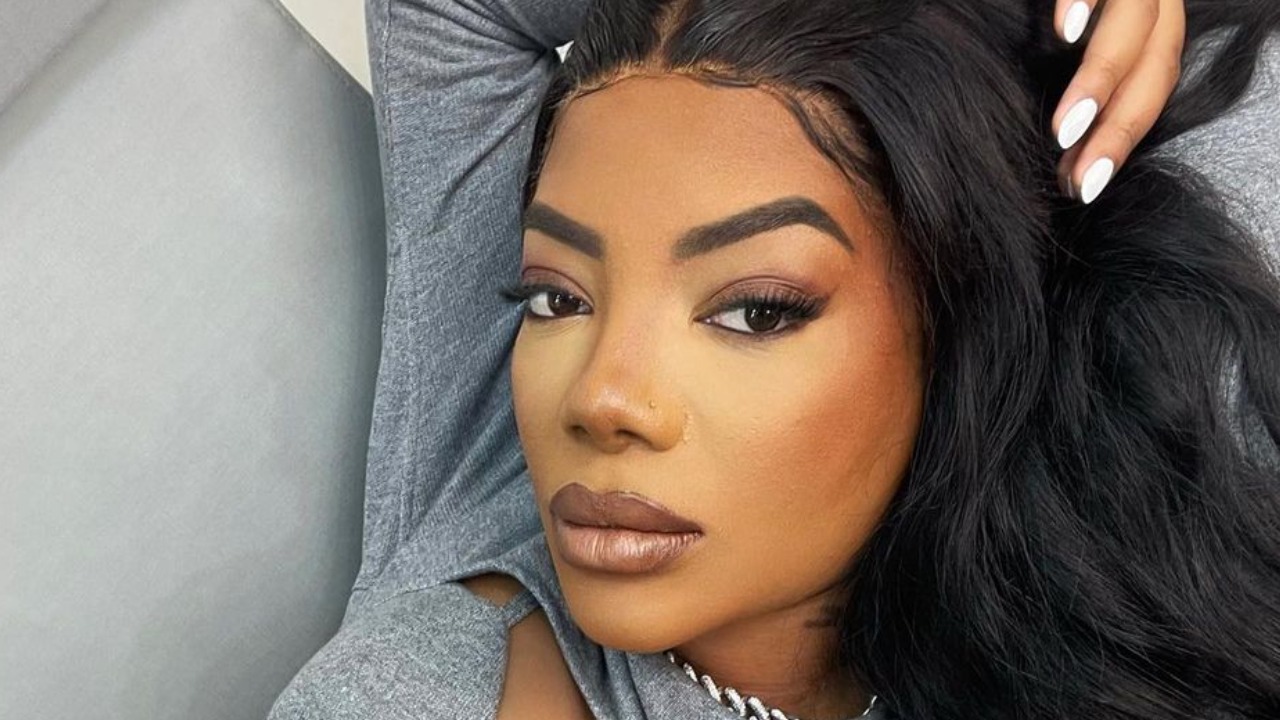 Ludmilla combina roupa com a sua cachorrinha de estimação: ”Manu”