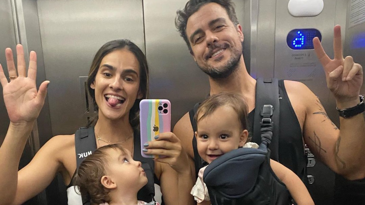 Marcella Fogaça baba ao postar fotos fofas das gêmeas com Joaquim Lopes: ”Vontade de engolir!”