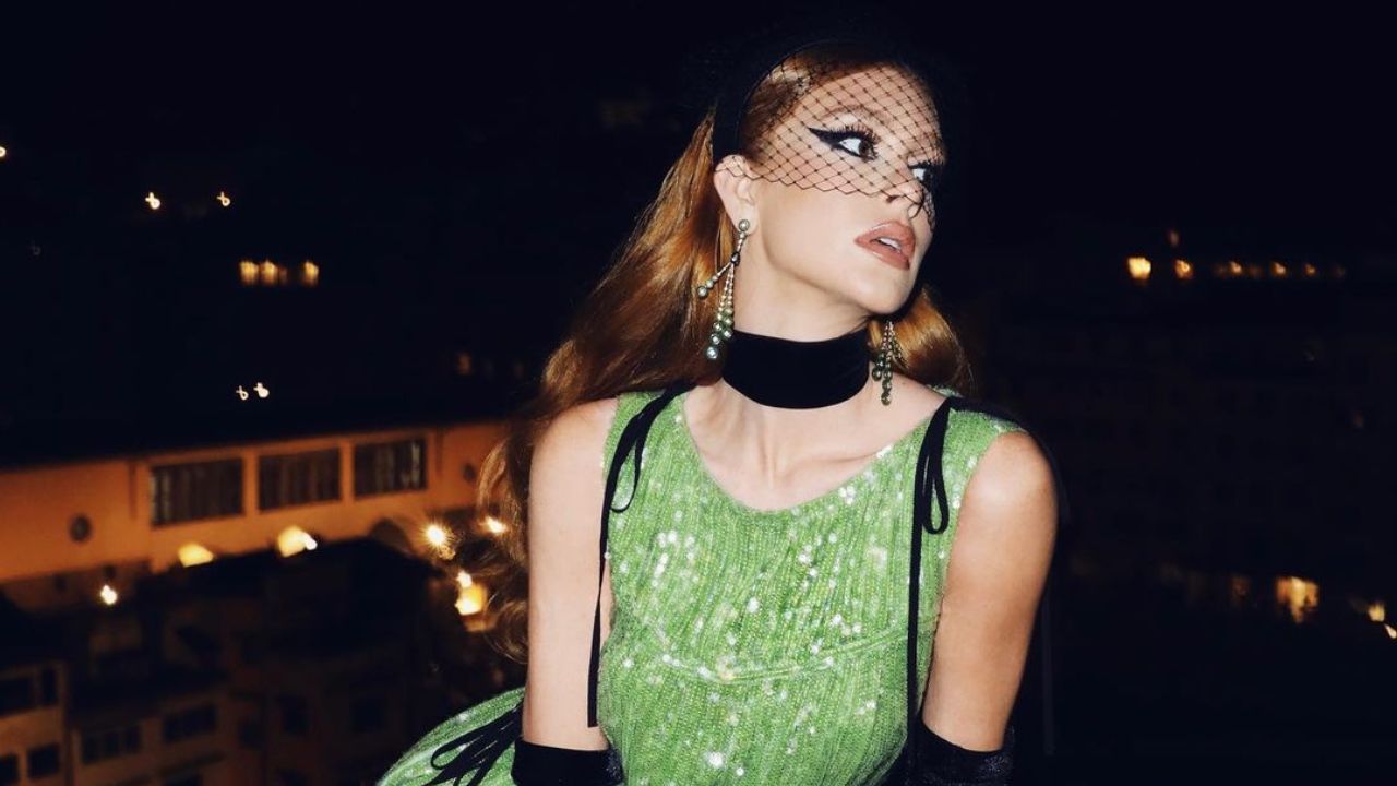 Marina Ruy Barbosa usa vestido de R$ 23 mil em baile de máscaras