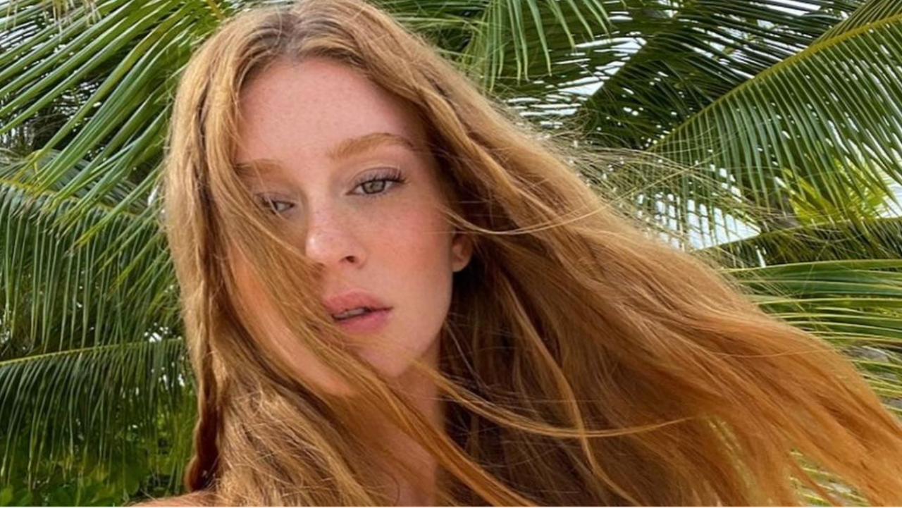 Marina Ruy Barbosa ganha festa de aniversário adiantada com direito a karaokê