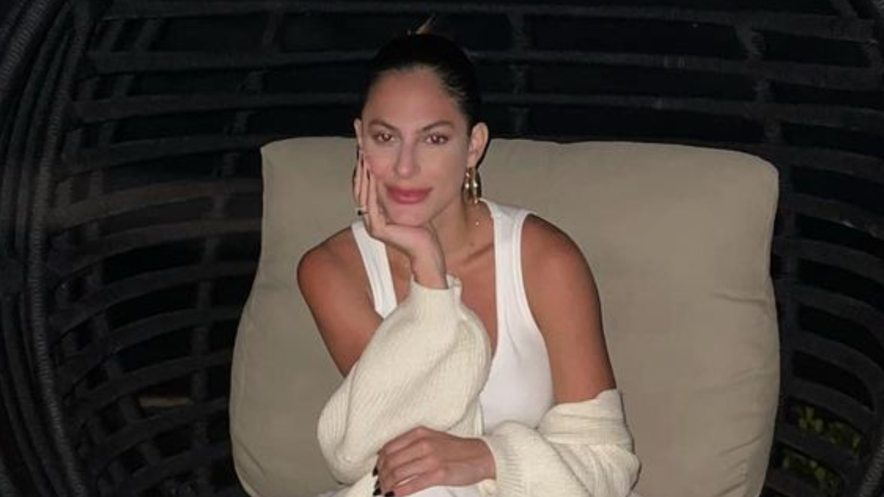 Mari Gonzalez abre álbum de fotos de viagem para Taíba, no Ceará