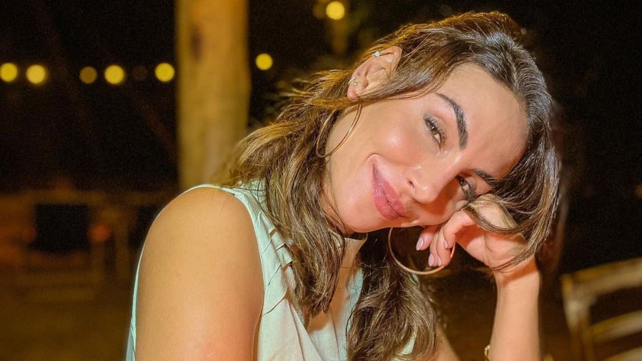Mel Fronckowiak compartilha registro raro da filha, Nina: ”Mini Elsa”