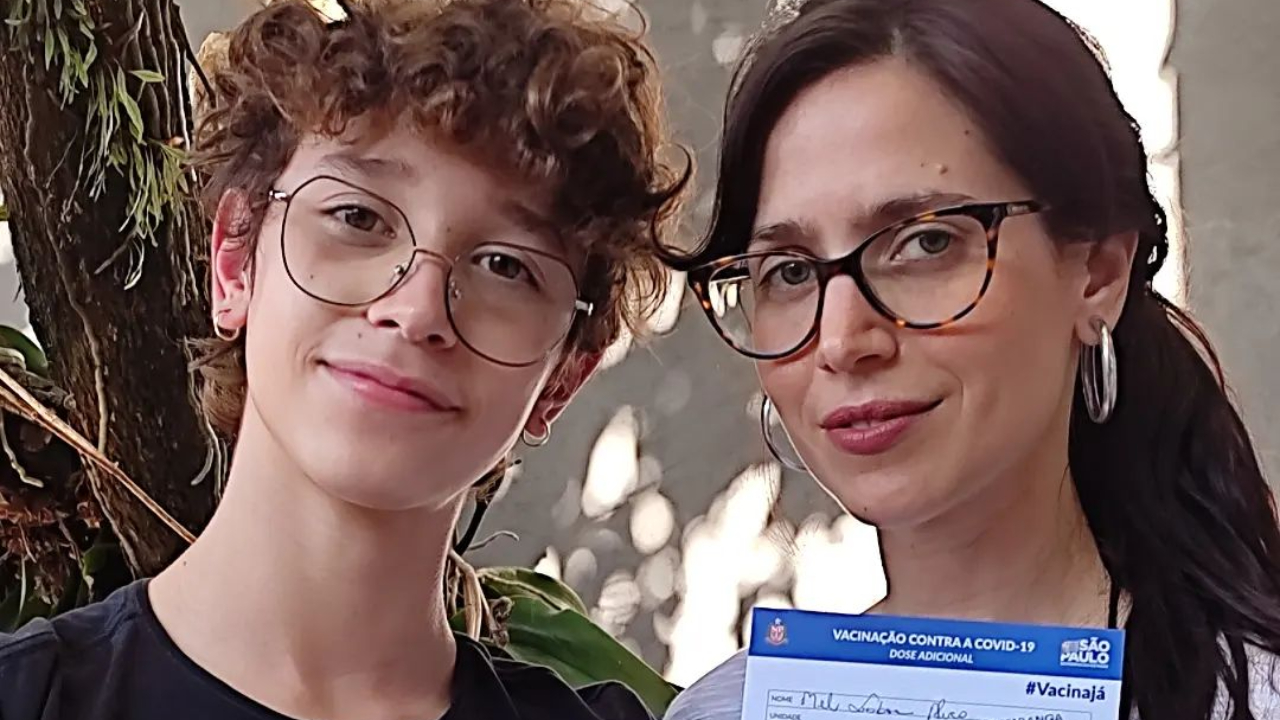 Mel Lisboa leva o filho para tomar vacina e dispara: ”A pandemia ainda não acabou”