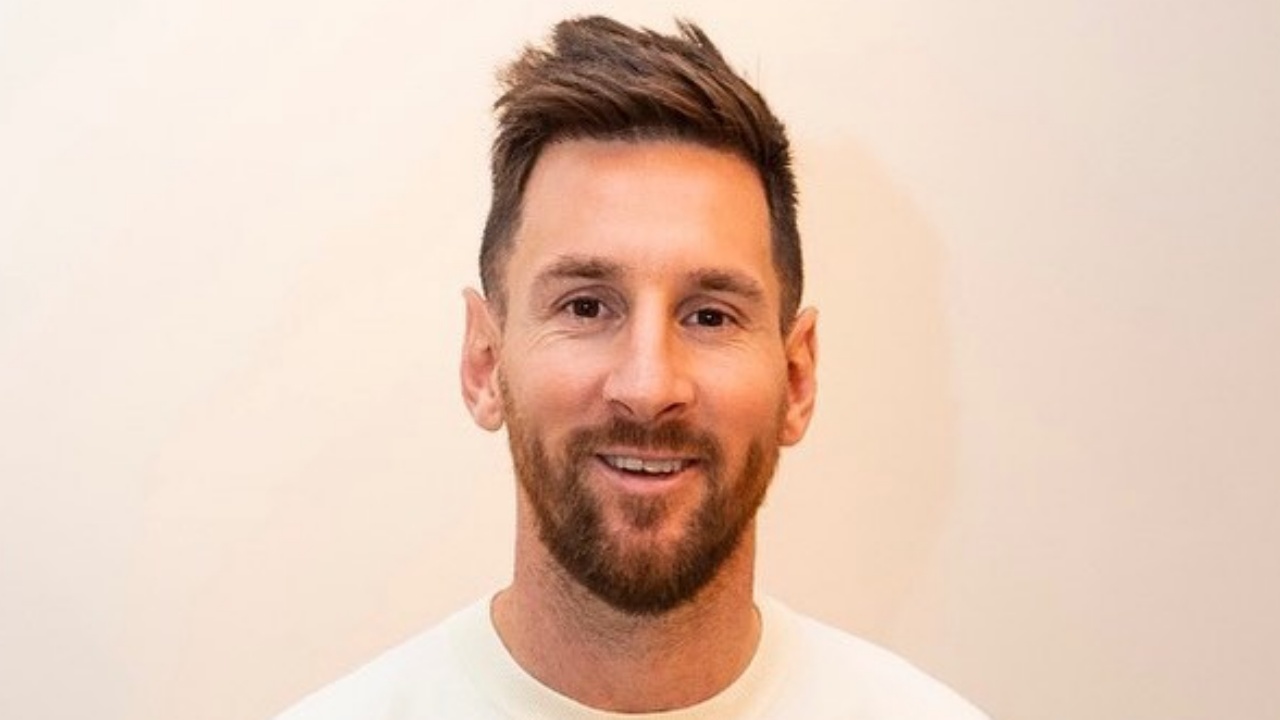 Lionel Messi comemora aniversário de 35 anos ao lado dos amigos