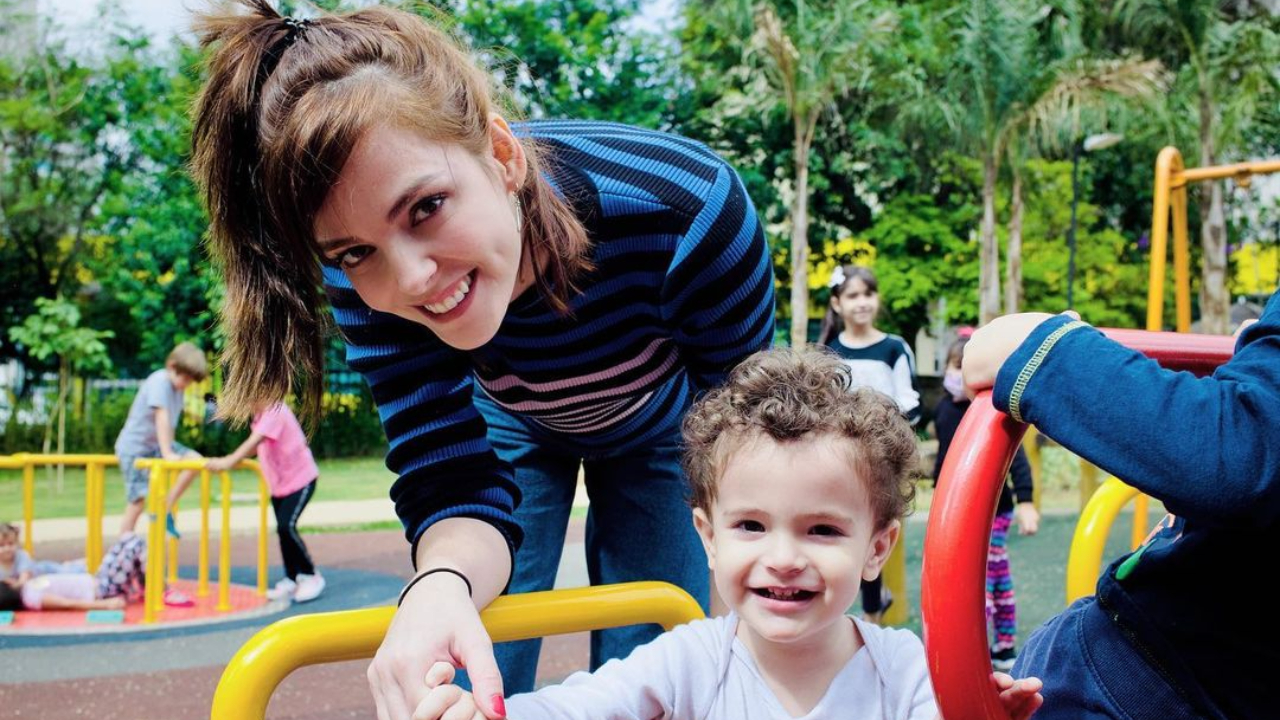 Celebrando 2 anos do dia em que saiu da maternidade, Titi Müller relembra momentos especiais com o filho