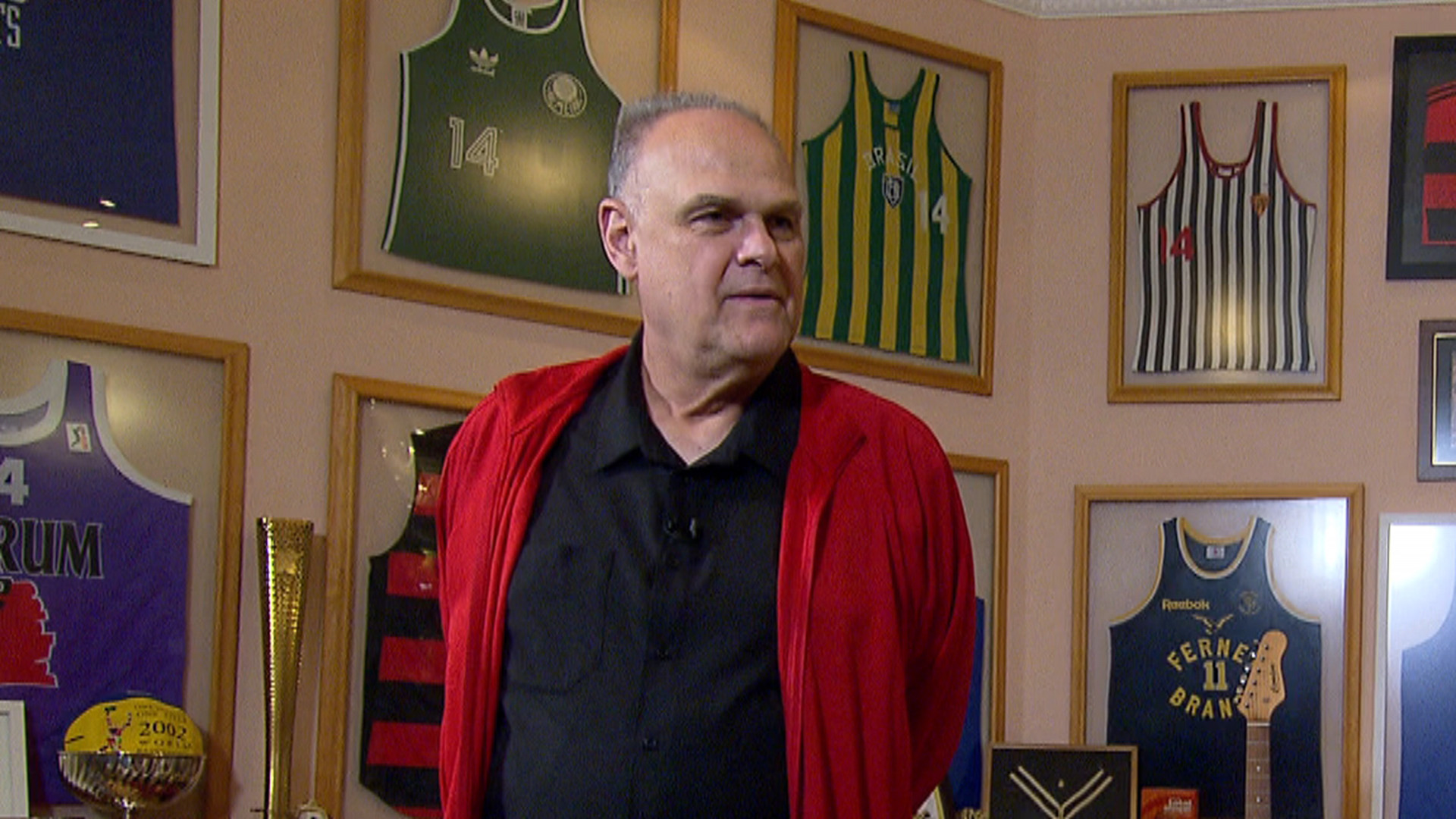 Oscar Schmidt desabafa sobre câncer: ‘Me fez perder o medo de morrer’