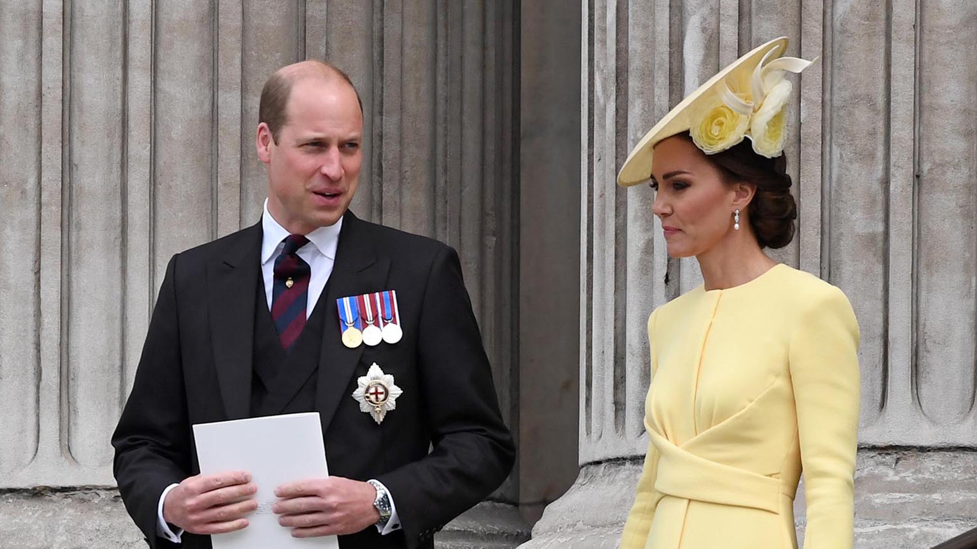Filho de William e Kate Middleton, príncipe George surge em nova foto oficial