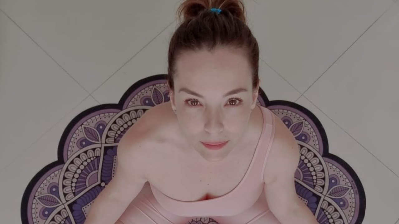 No Dia do Yoga, Regiane Alves surge meditando e fala sobre a prática: “Minha religião há 20 anos”