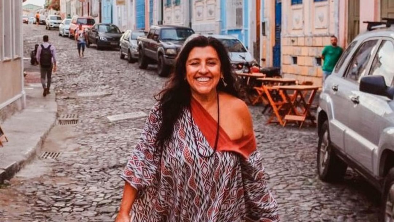 Na Bahia, Regina Casé mostra preparativos para ‘Dia de Santo Antônio’ e celebra: ”Bom demais de ver e se viver!”