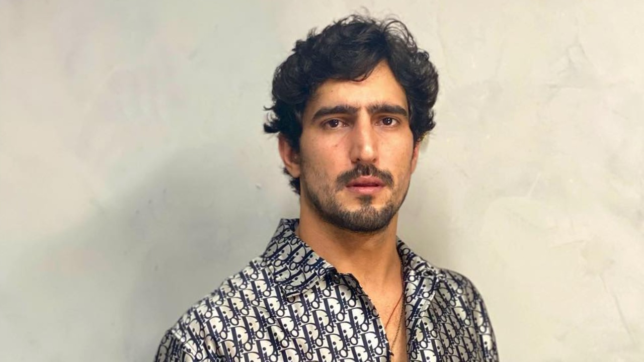 Renato Góes ganha surpresa da mãe em hotel durante viagem: ”Cansaço passou, amor ficou”