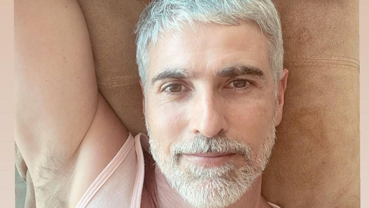 Reynaldo Gianecchini celebra mais um ano de vida de seu cachorrinho, Mano: ”Meu gordao fazendo 6 aninhos!”