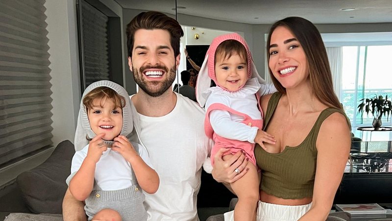 Romana Novais publica cliques fofíssimos de Ravi e Raika se divertindo juntinhos