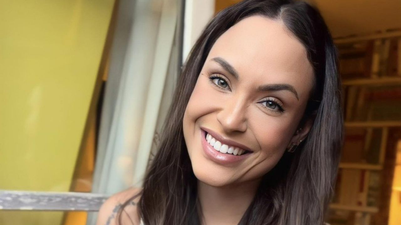 Sarah Andrade faz visita a Torre Eiffel em Paris e se derrete pelo lugar: ”Estou apaixonada!”
