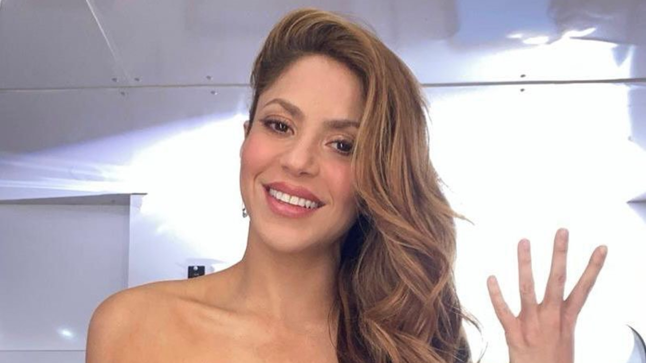 Shakira comemora alta hospitalar do pai com vídeo carinhoso
